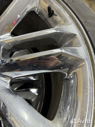 Комплект колес Cadillac Escalade