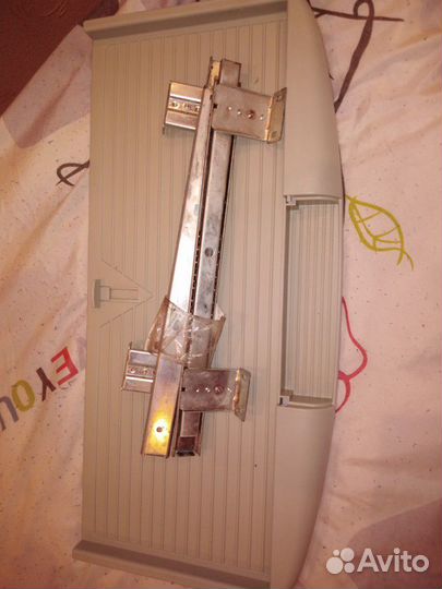 Выдвижной стол для клавиатуры