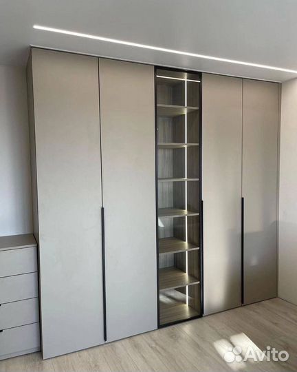 Шкаф распашной в спальню