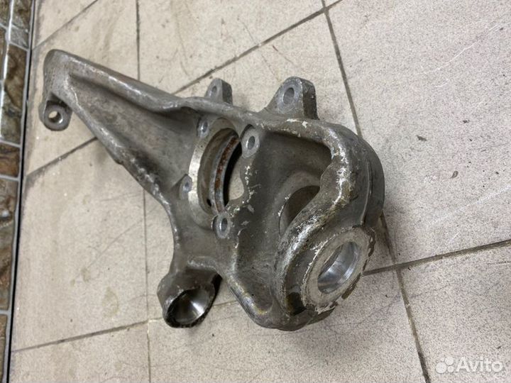 Цапфа/кулак поворотный передний правый Mercedes-Be