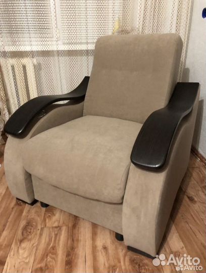 Диван и кресло бу