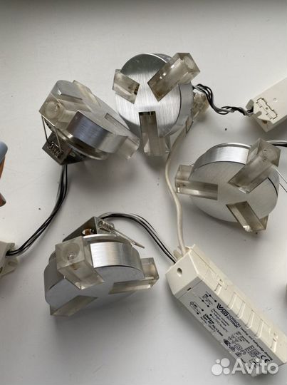 Светильник потолочный встраиваемый на три лампочки