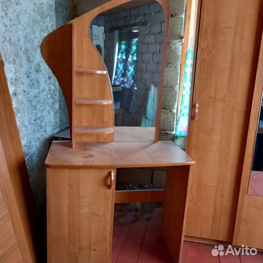 Спальный гарнитур бу