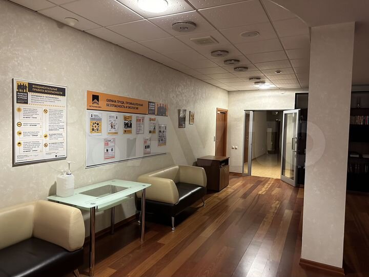 Здание, 3388 м²