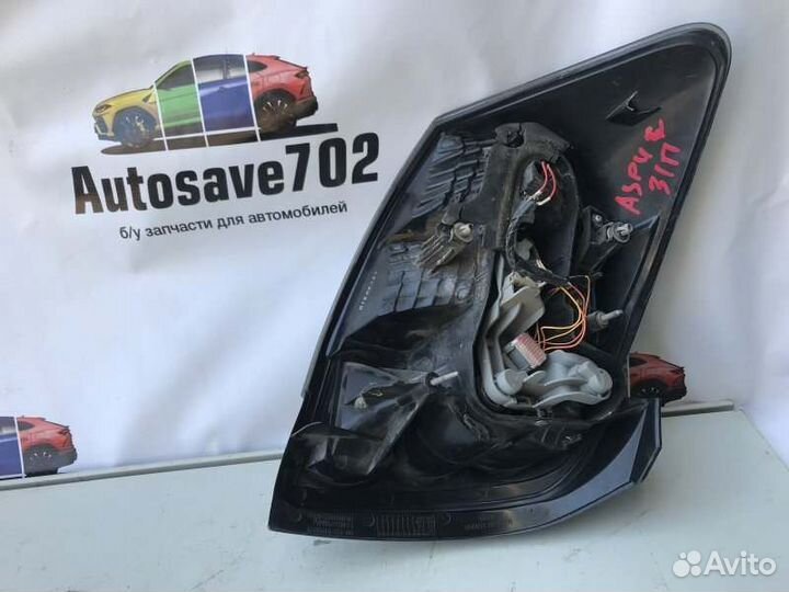 Фонарь задний правый Toyota Auris NRE150