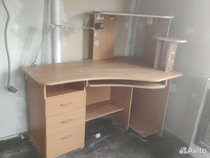 Компьютерный стол