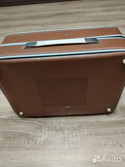 Виниловый проигрыватель