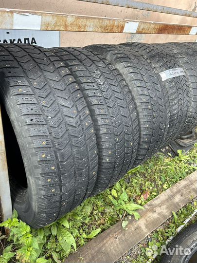 Bridgestone Blizzak Ice 265/65 R17