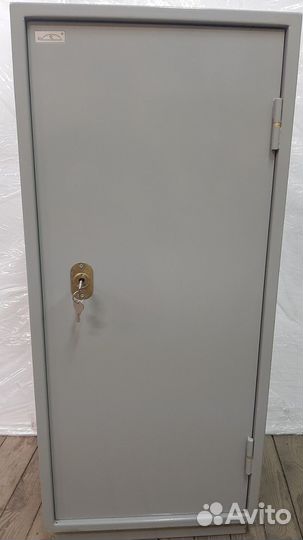 Сейф металлический