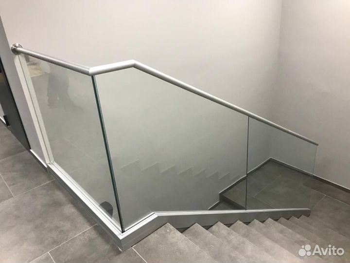 Стеклянные ограждения для лестниц