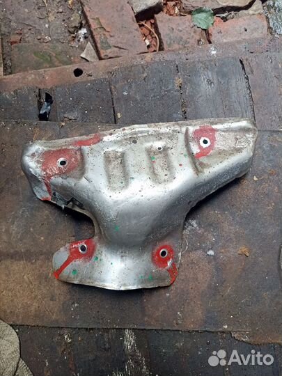 Кожух выпускной коллектор Nissan juke HR16de