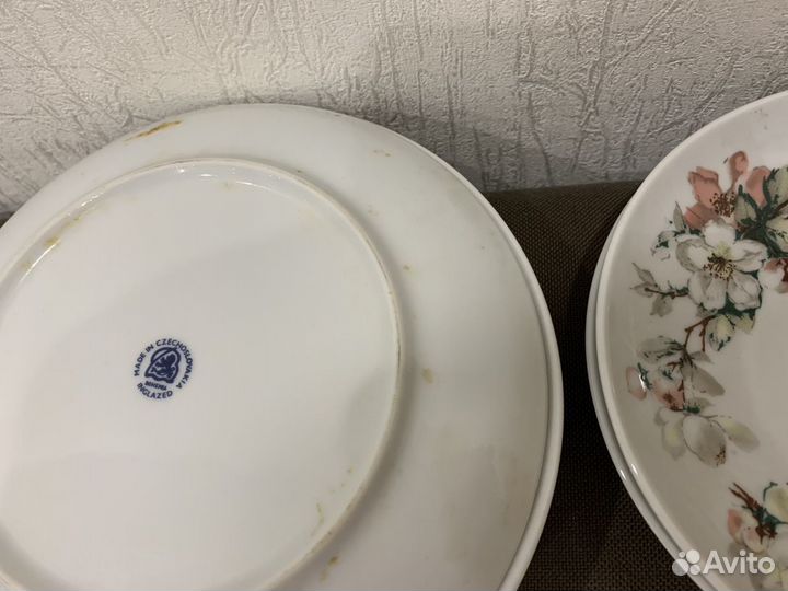 Фарфоровые тарелки