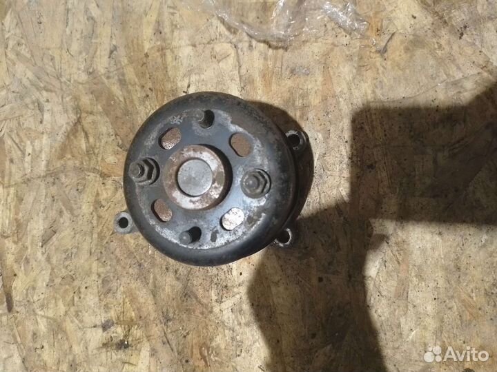 Кронштейн термомуфты land cruiser 200 2014 4.5