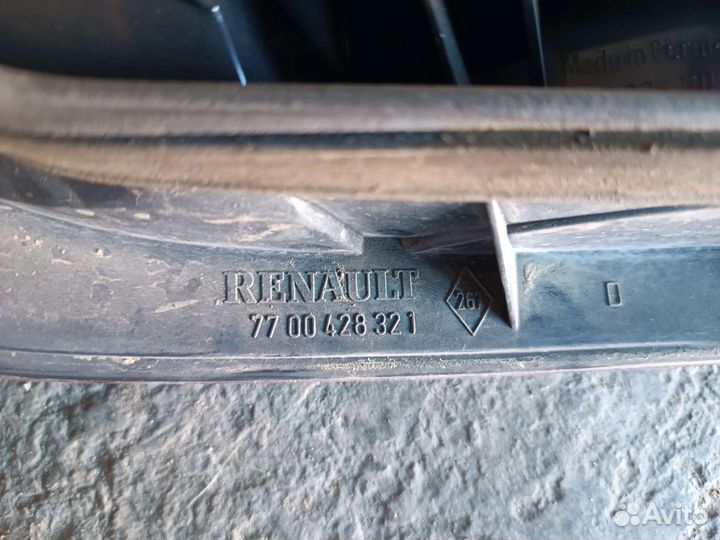 Задний фонарь Renault Megan 1 7700428321