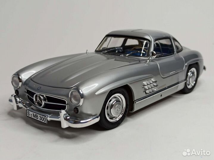 Mercedes 300 SL Coupe Gullwing 1:18 Schuco