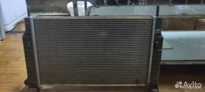 Радиатор охлаждения на Форд