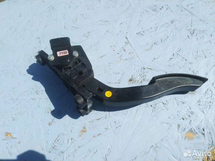 Электронная педаль газа Hyundai Solaris 2012