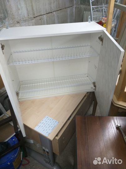 Шкаф навесной кухонный с полкой