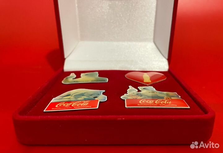 Набор 4 значка Мишки Кока-Кола. Эксклюзив