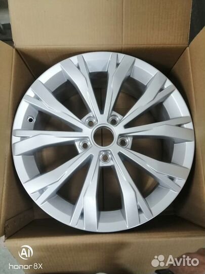 Литые диски оригинальные на r17 на vw tiguan