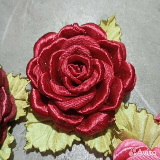 Цветы с атласной ленты