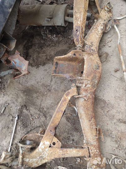 Подрамник bmw e23