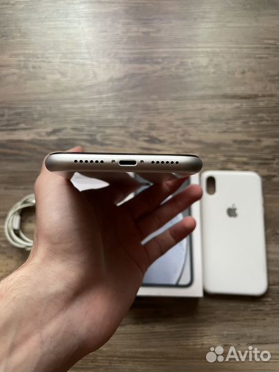 iPhone Xr, 64 ГБ