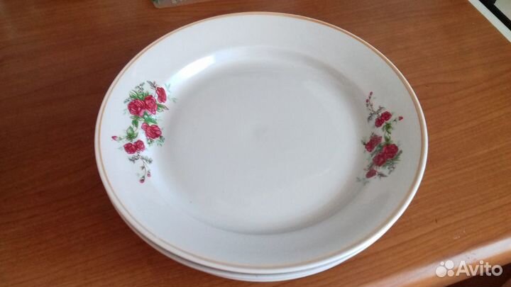 Тарелки и салатник