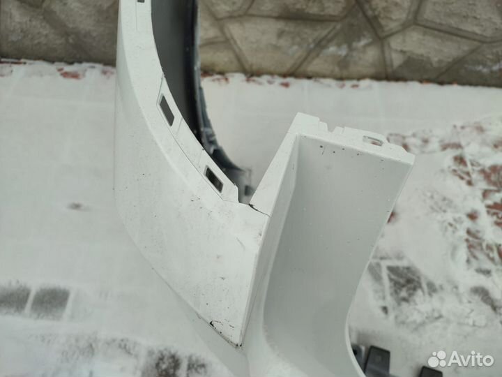 Задний бампер Li7