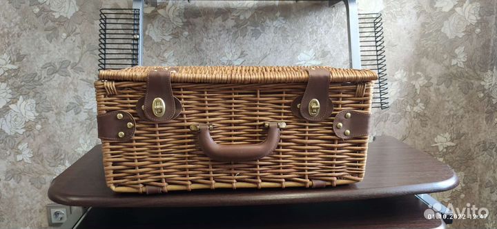 Набор для пикника в чемодане