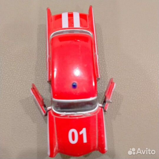 Модель автомобиля Газ-13 