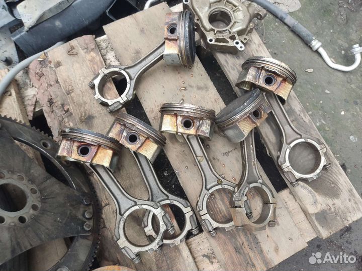 Поршень с шатуном в сборе FX37 Infiniti