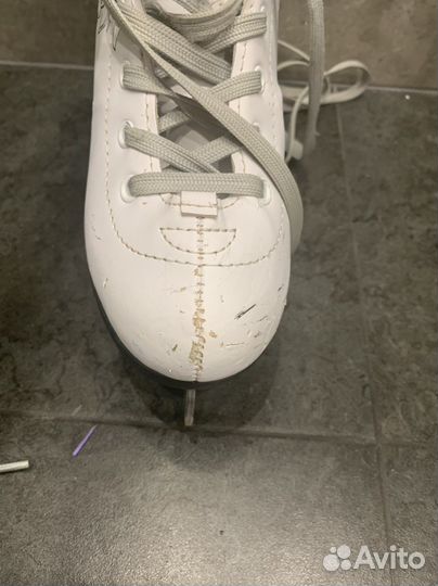 Коньки фигурные Sofia