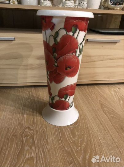 Ваза высокая 42 см белая с красными маками