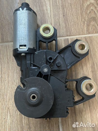 Моторчик стеклоочистителя задн.VW Touareg,Cayenne