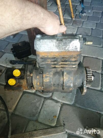 Компрессор автомобильный