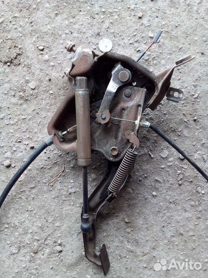 Механизм стояночного тормоза Toyota Camry SV40