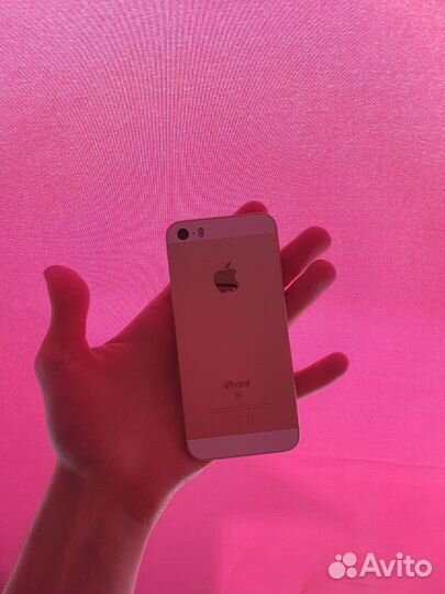 iPhone SE, 32 ГБ