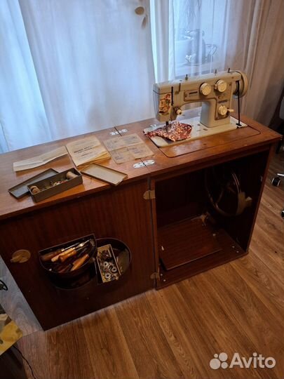 Швейная машина Подольск 142 ножная