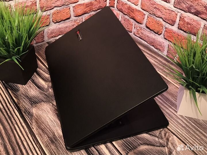 Игровой ноутбук Packard Bell SSD/17.3/8gb/GeForce