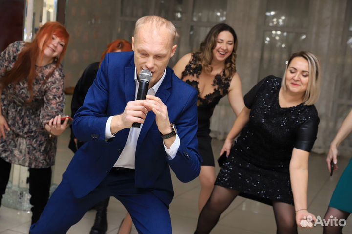 Ведущий (не тамада) +Dj (муз.оборуд)