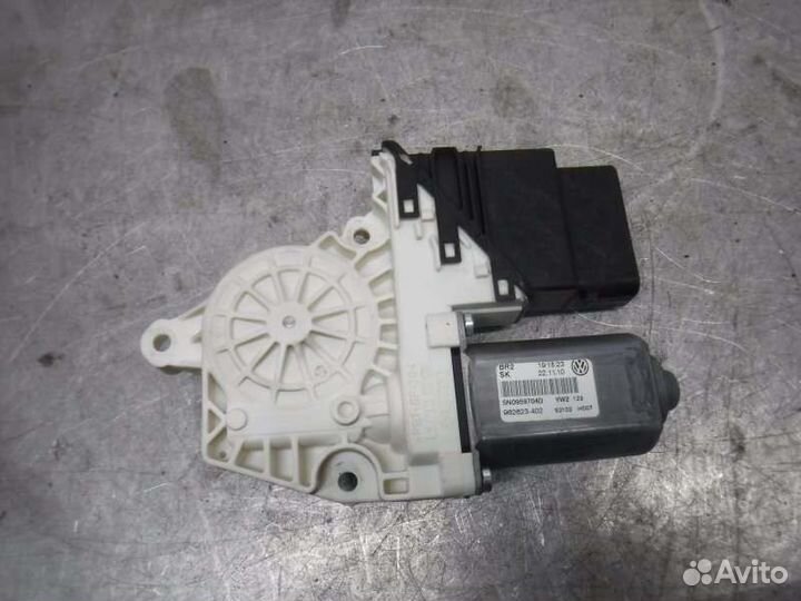 Мотор стеклоподъемника задний правый Volkswagen
