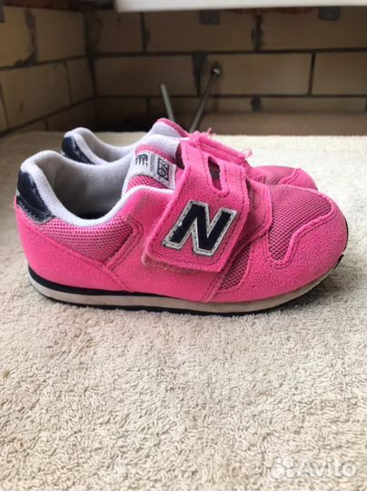 Кроссовки на девочку размер 26