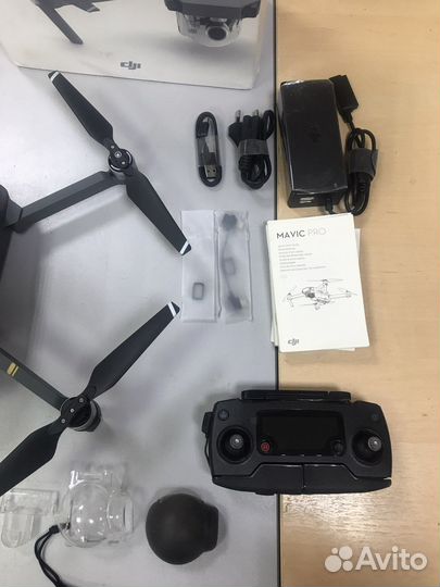 Квадрокоптер DJI Mavic Pro