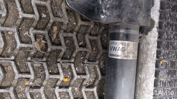 Радиатор кондиционера Volkswagen Touran, 2005