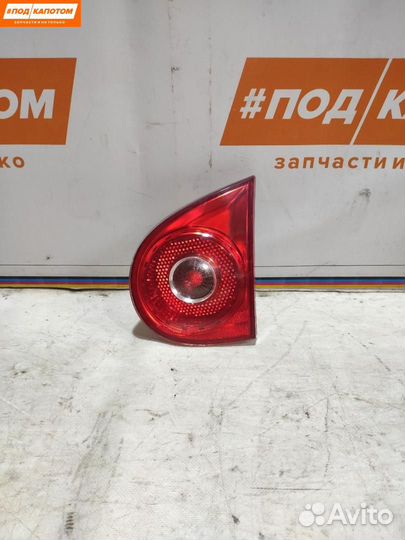 Фонарь крышки багажника правый Volkswagen Golf 5