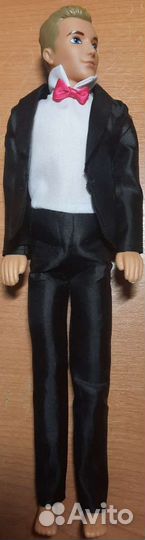 10 кукол, карета и фигурки из мультфильмов