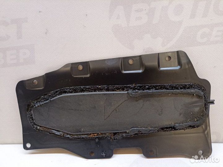 Накладка (кузов внутри) левая Volkswagen Touareg