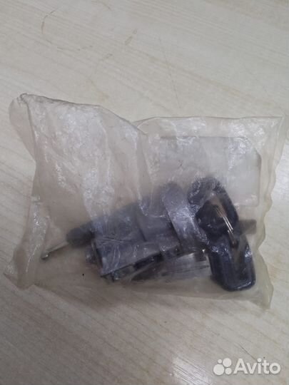 Личинка замка С ключами daihatsu