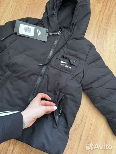 Демисезонная куртка новая 92